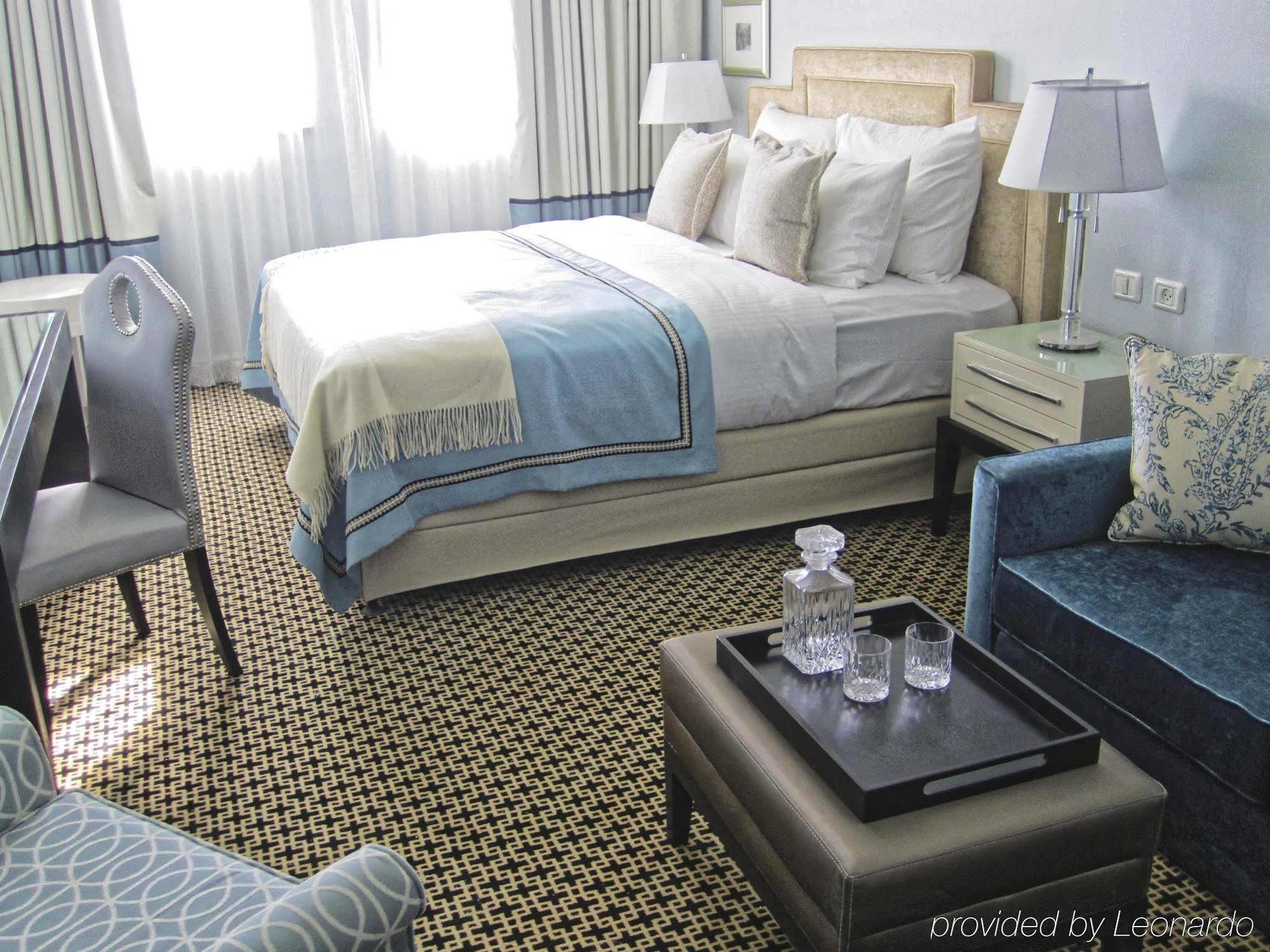 Bay Club - An Atlas Boutique
